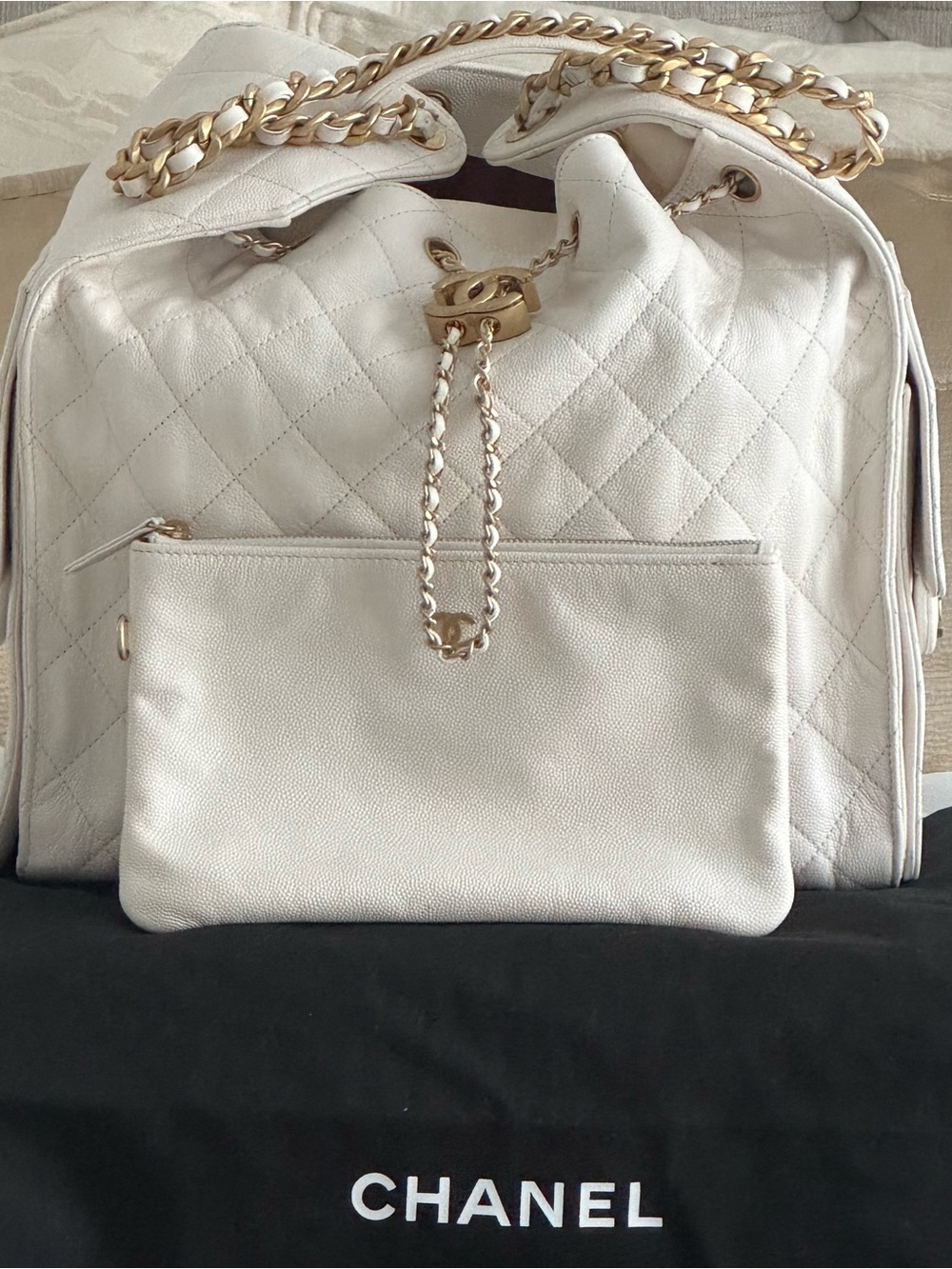 CHANEL Cream Quilted Leather Drawstring Shoulder Bag with Gold Chain